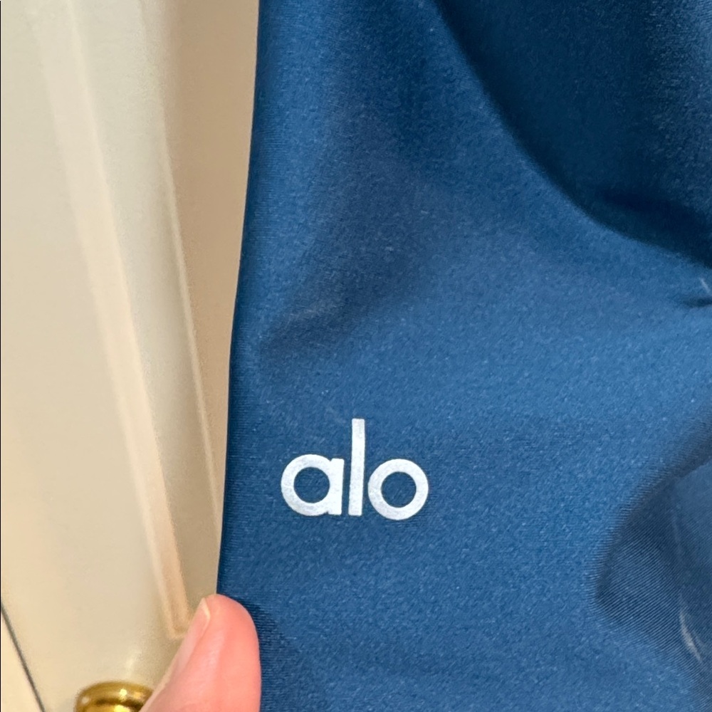 Alo Yoga High-Waist Airlift Legging - Picture 8 of 9